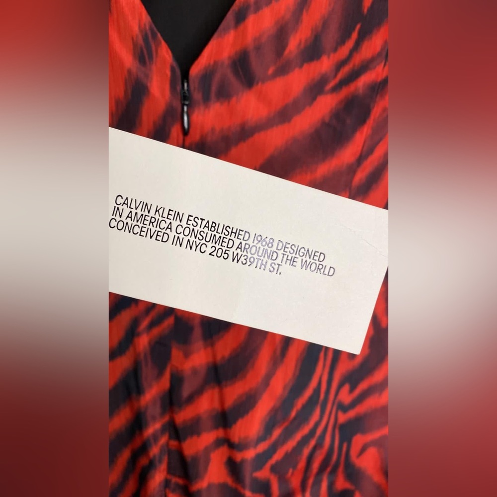 ANIMAL-PRINT SLEEVELESS V-BACK DRESS IN RED - Picture 15 of 16